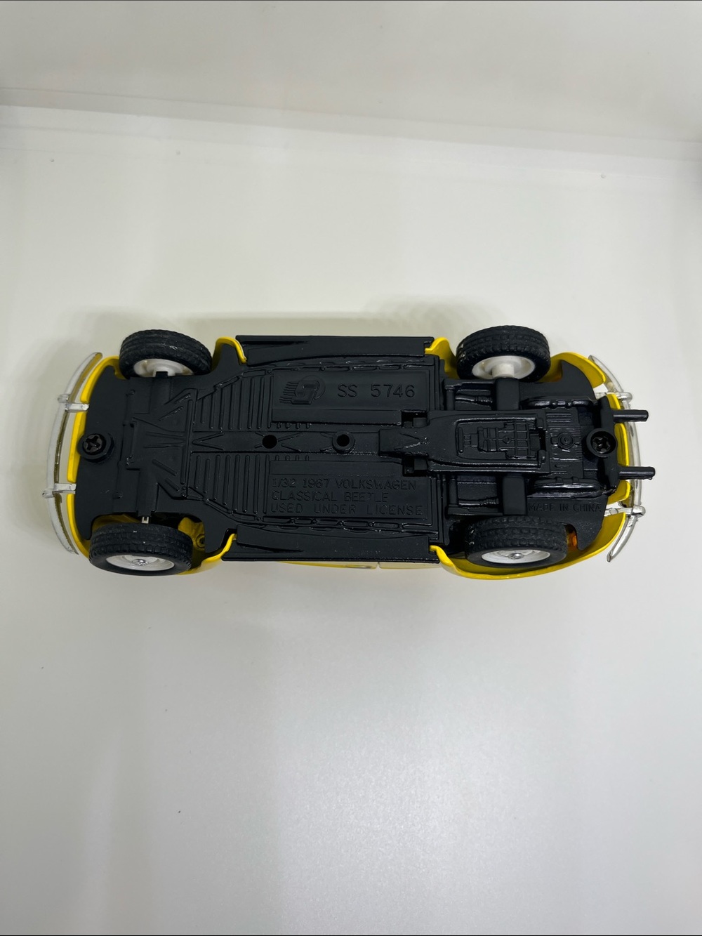 1967 Classic Volkswagen Yellow Beetle Toy Car - Picture 5 of 5